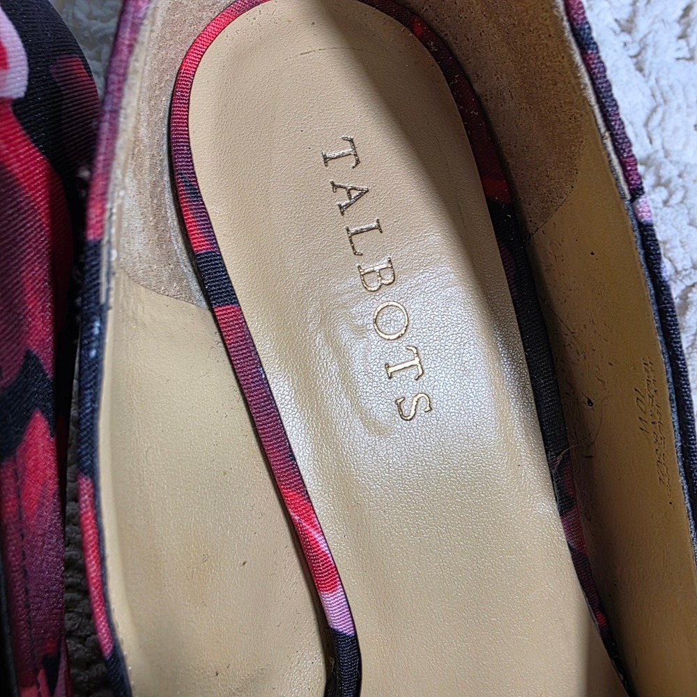 Talbots Floral Pumps Black Red Floral Pointed Toe Heels Womens 10 Wide - Picture 3 of 8